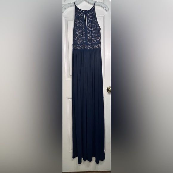 Formal Dress - Picture 3 of 6